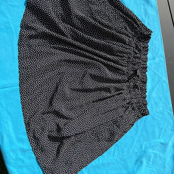 MNG flouncy mini skirt. Size large - Picture 1 of 3